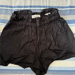 Hollister Women's Black Shorts